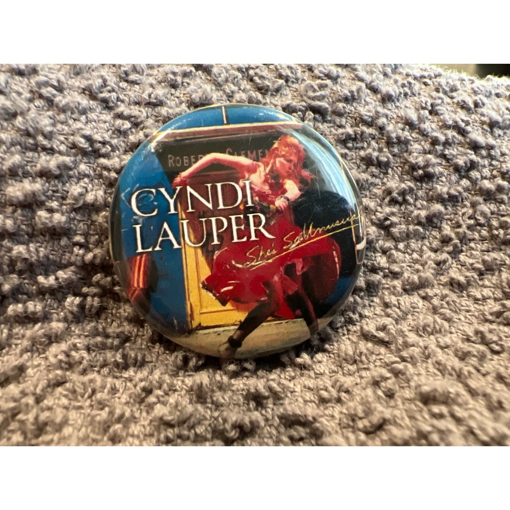 Cyndi Lauper Shes So Unusual Vintage 1 Inch Pinback Button 80s Pop Music‎ Badge